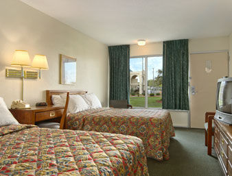 Days Inn By Wyndham Emporia Rom bilde